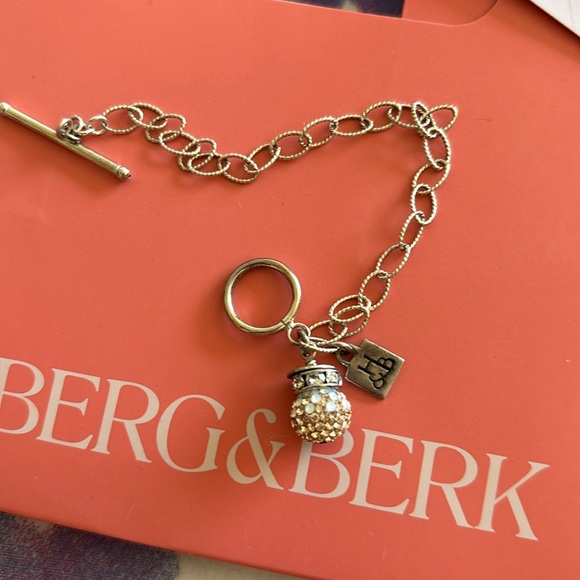 Gorgeous hillberg and berk toggle bracelet - Picture 1 of 3